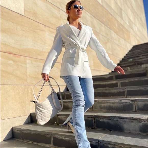 Zara belted blazer bloggers favorite - Picture 3 of 16